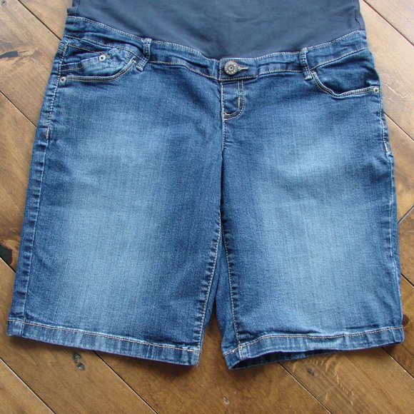 Thyme Maternity Denim Jean Shorts Stretch Band Waist Size Medium - Picture 5 of 15